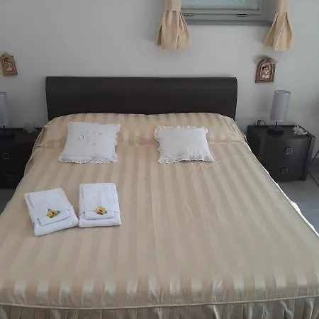 Seven House Apartment *